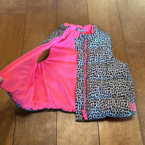 Baby Gap leopard print puffer vest 12-18 months - Picture 3 of 5